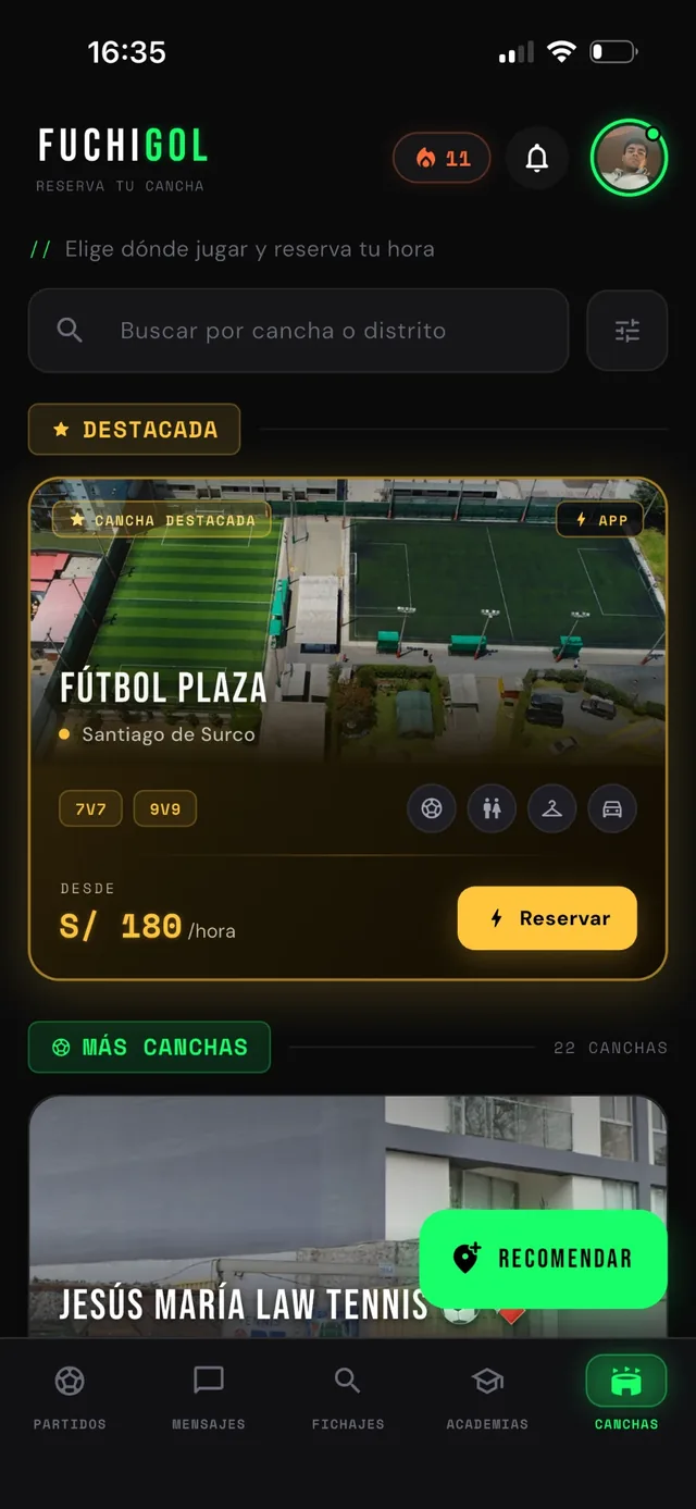 1. Te encuentran: Tu cancha con foto, distrito, servicios y precio desde. Las que trabajan con nosotros van destacadas.
